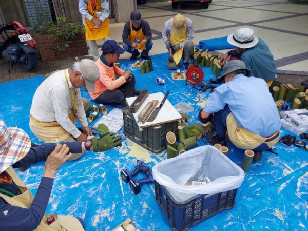 遅くまで続いた作業