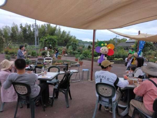 250601 イベントG バラ園でカフェ