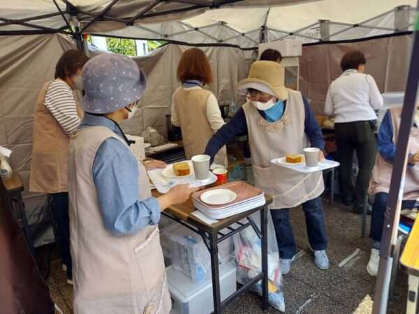 250601 イベントG バラ園でカフェ
