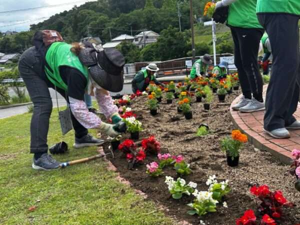 250604　くろまろフルルガーデン　春の植替え