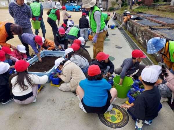 学校ガーデニング 251119