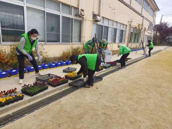 学校ガーデニング　251203