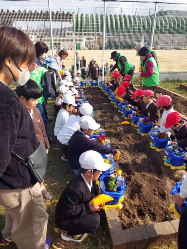 学校ガーデニング　251203