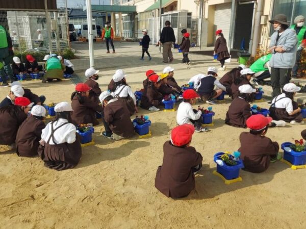 学校ガーデニング　251203